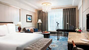 Minibar, in-room safe, desk, iron/ironing board