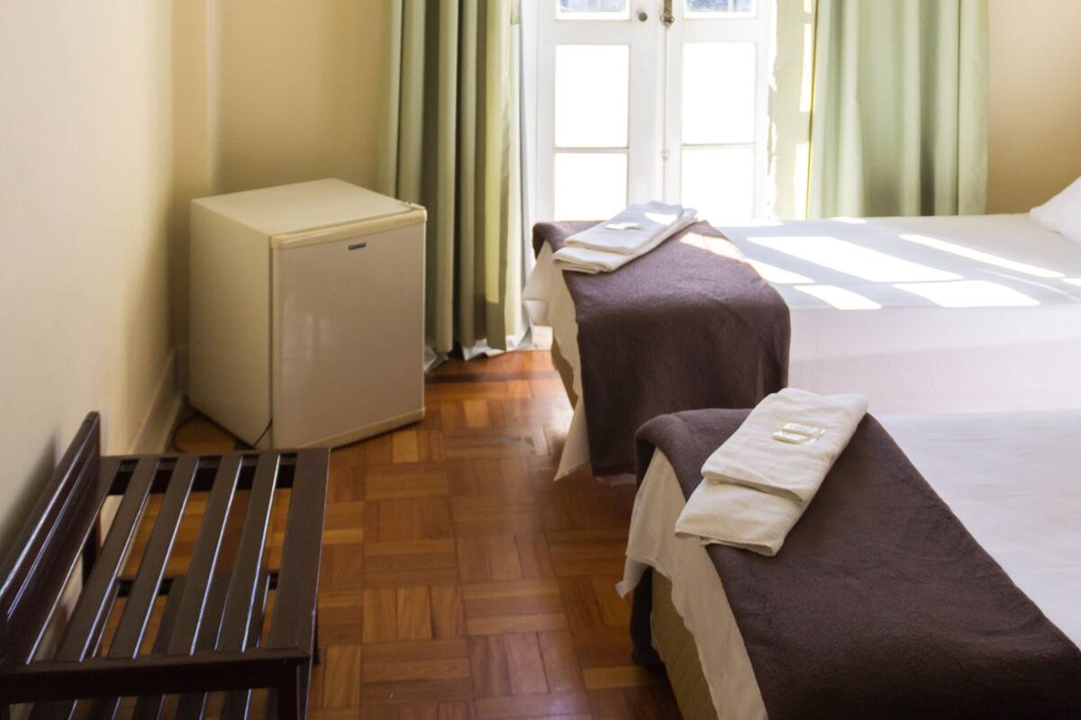 มินิบาร์, ผ้าม่านกันแสง, เตารีด/โต๊ะรีดผ้า, Wi-Fi ฟรี