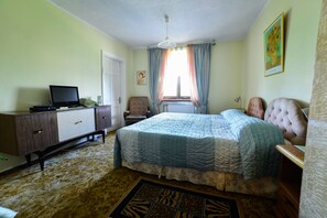 Desk, soundproofing, iron/ironing board, free WiFi - Nemunas Tour Residence (Ringaudai)