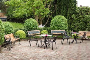 Outdoor dining - Nemunas Tour Residence (Ringaudai)