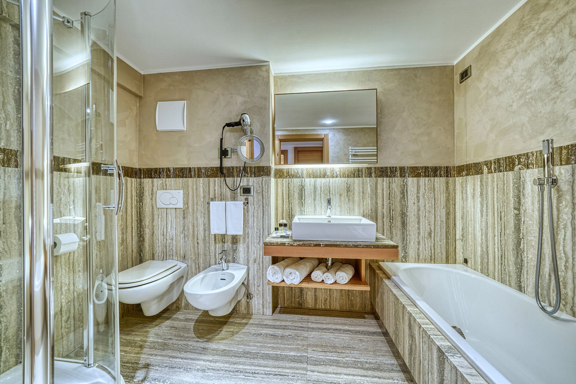 Photo - Majestic Hotel