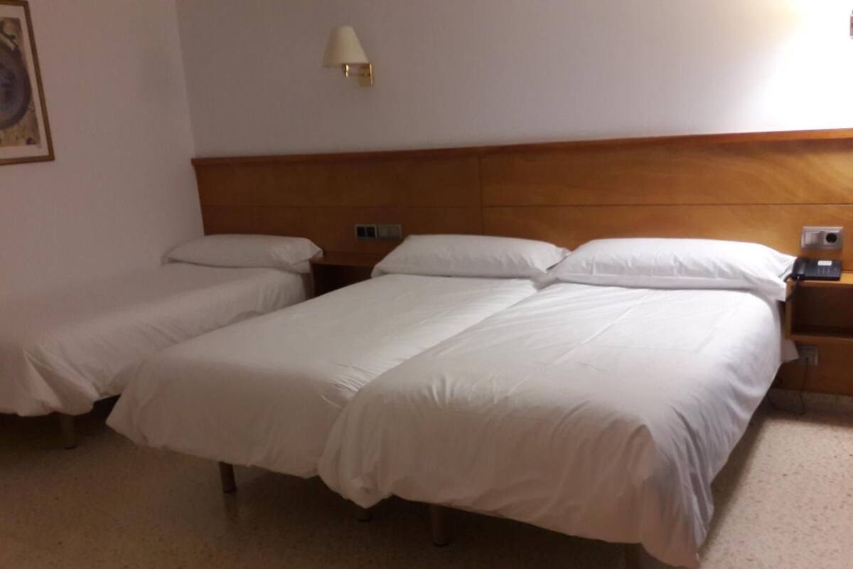 desk, cots/infant beds, rollaway beds, free wifi