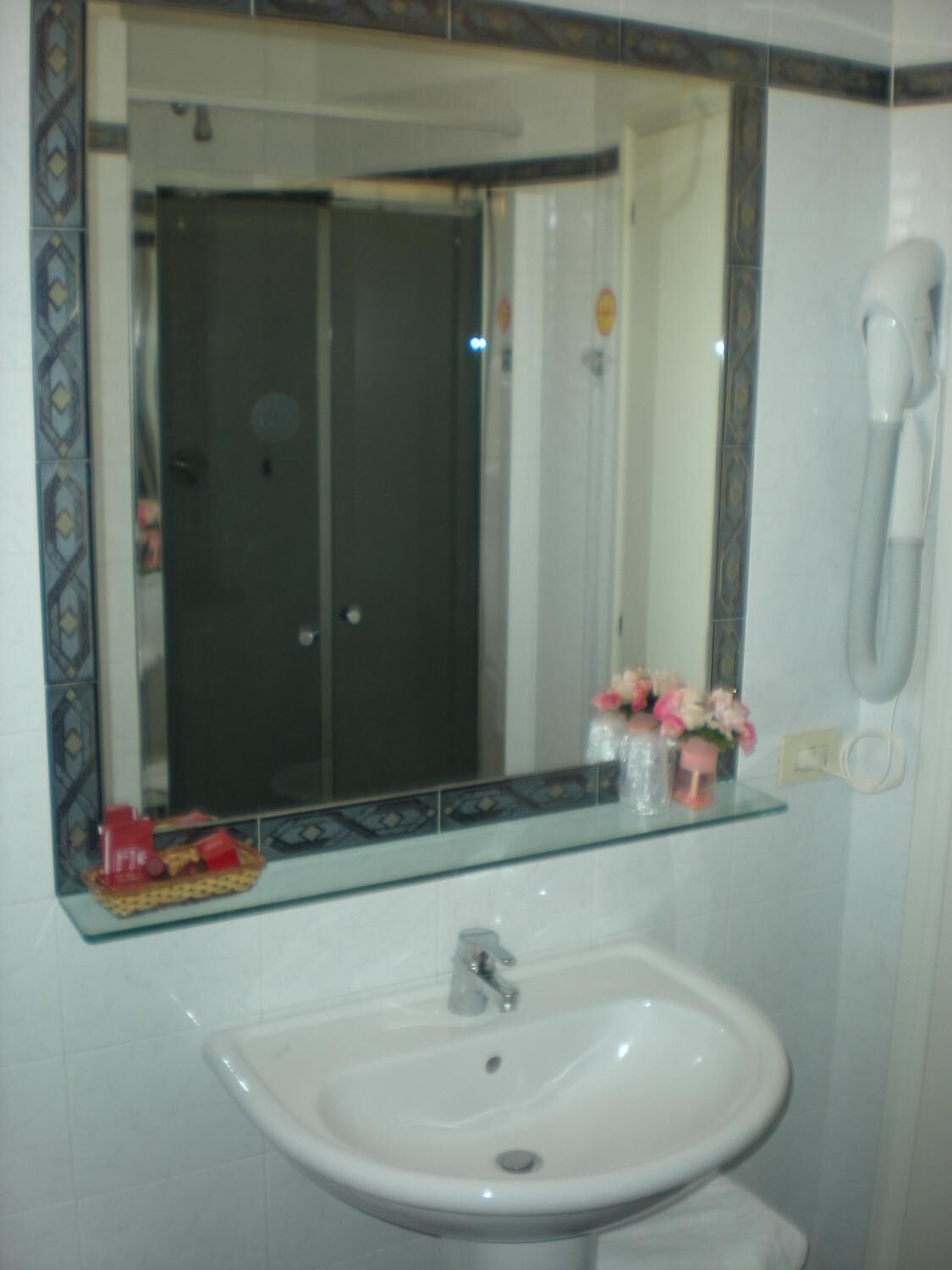 double room single use | bathroom | shower, towels