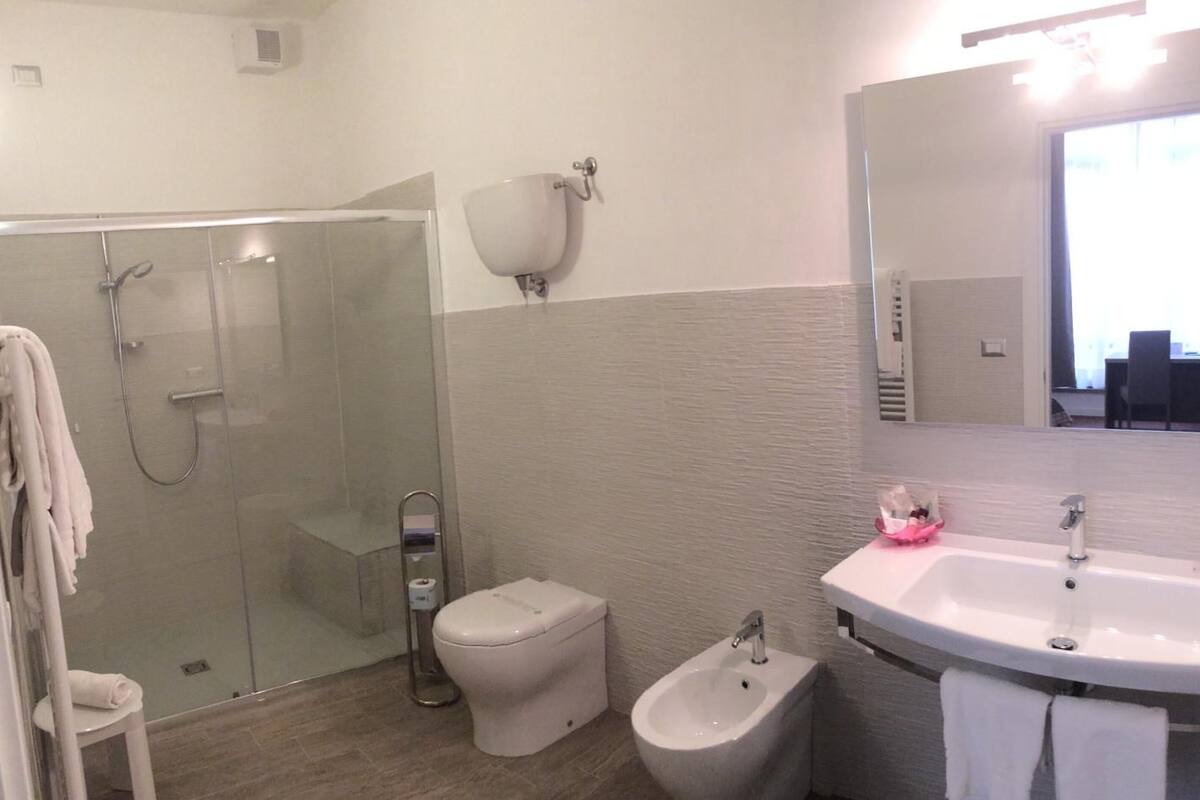 Bathroom | Shower, towels