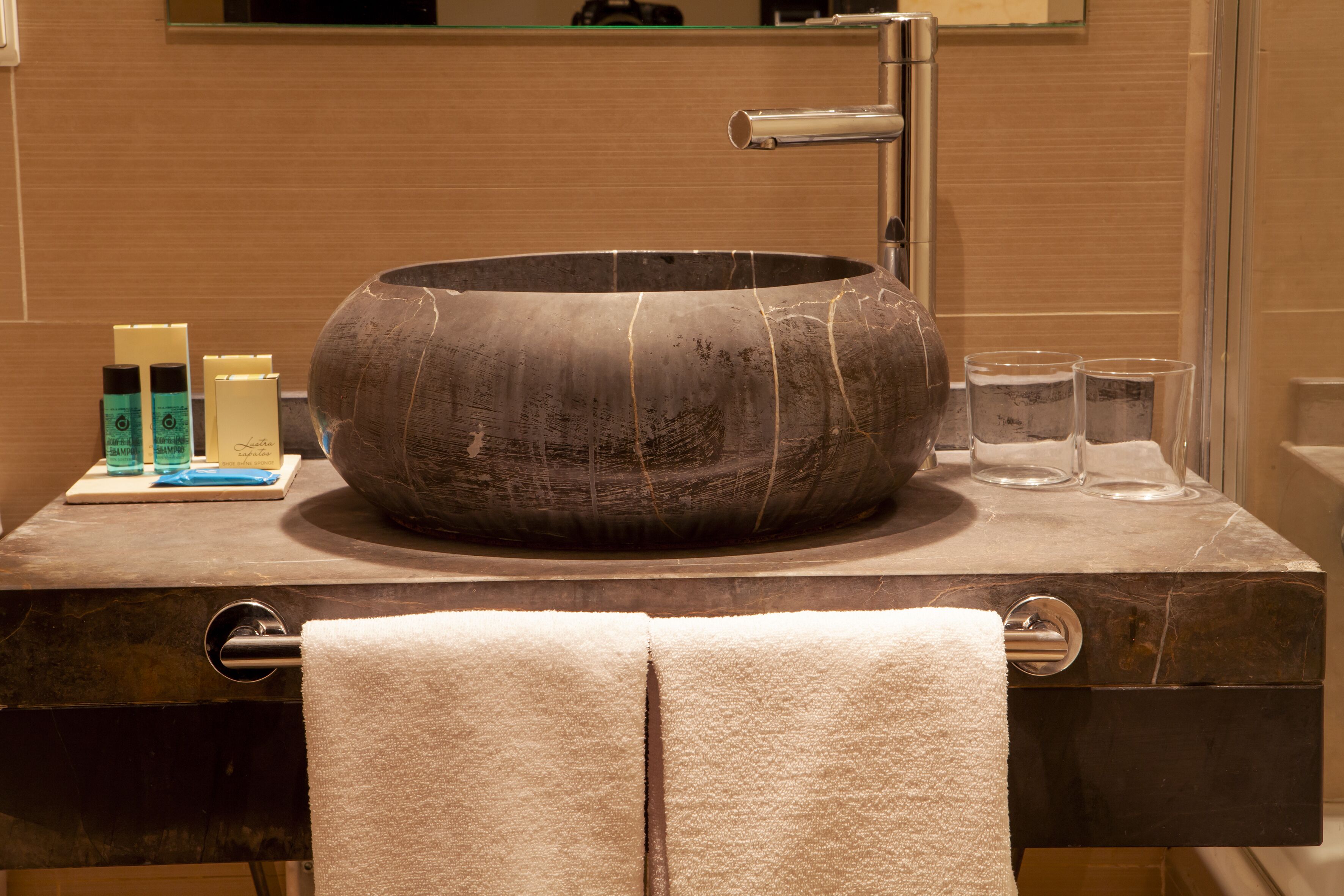 twin room | bathroom | free toiletries, hair dryer, towels