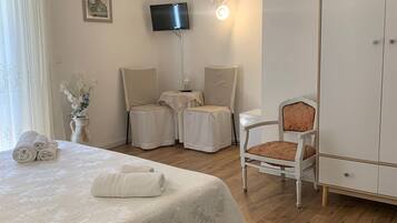 Basic Double Room, 1 Bedroom | Individually decorated, desk, iron/ironing board, rollaway beds