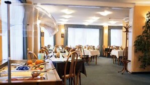 Unclassified image, 5 of 17, button - Burg Hotel (Budapest)