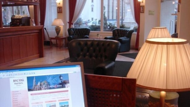 Unclassified image, 1 of 17, button - Burg Hotel (Budapest)