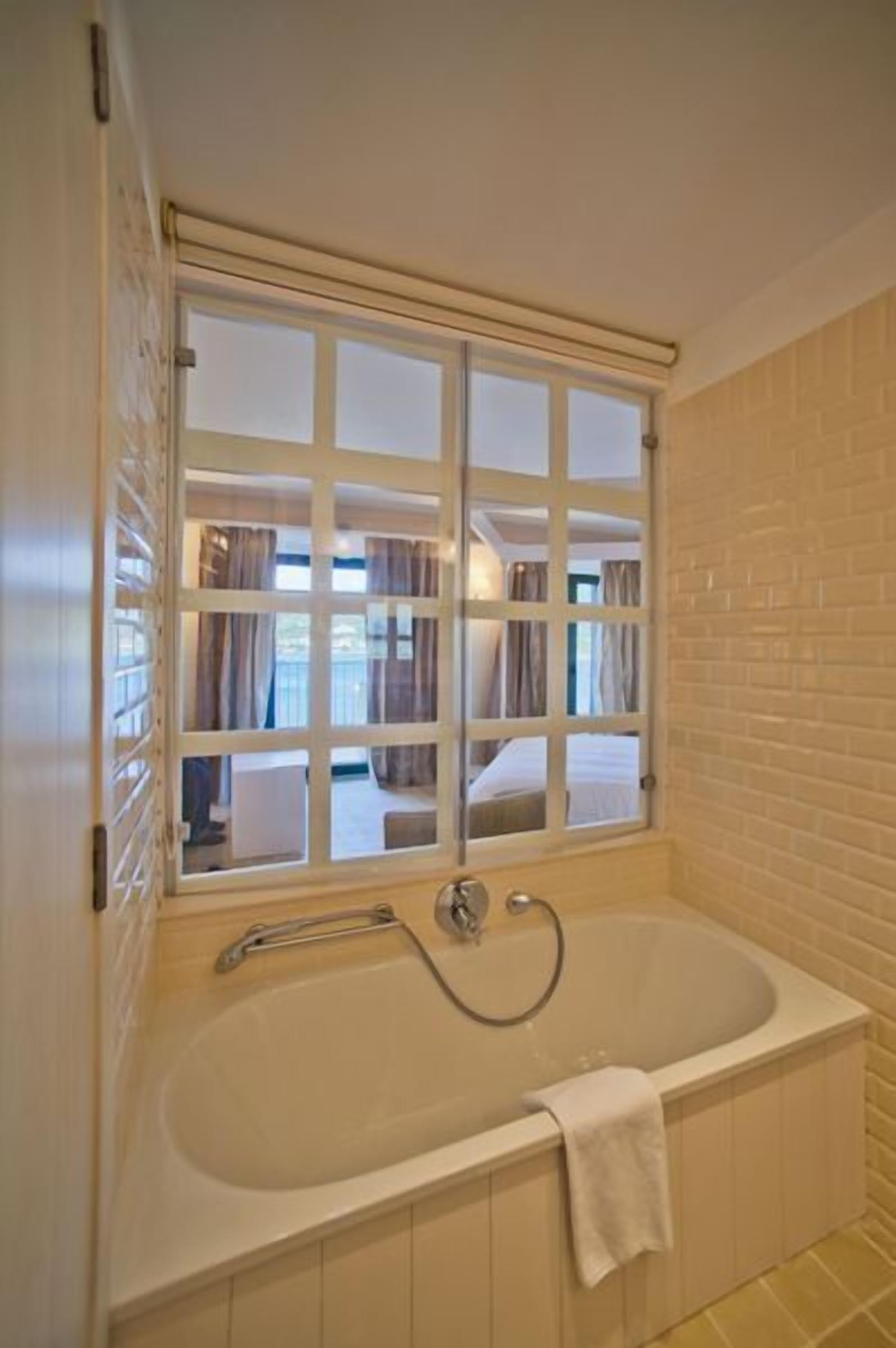 deep-soaking bathtub