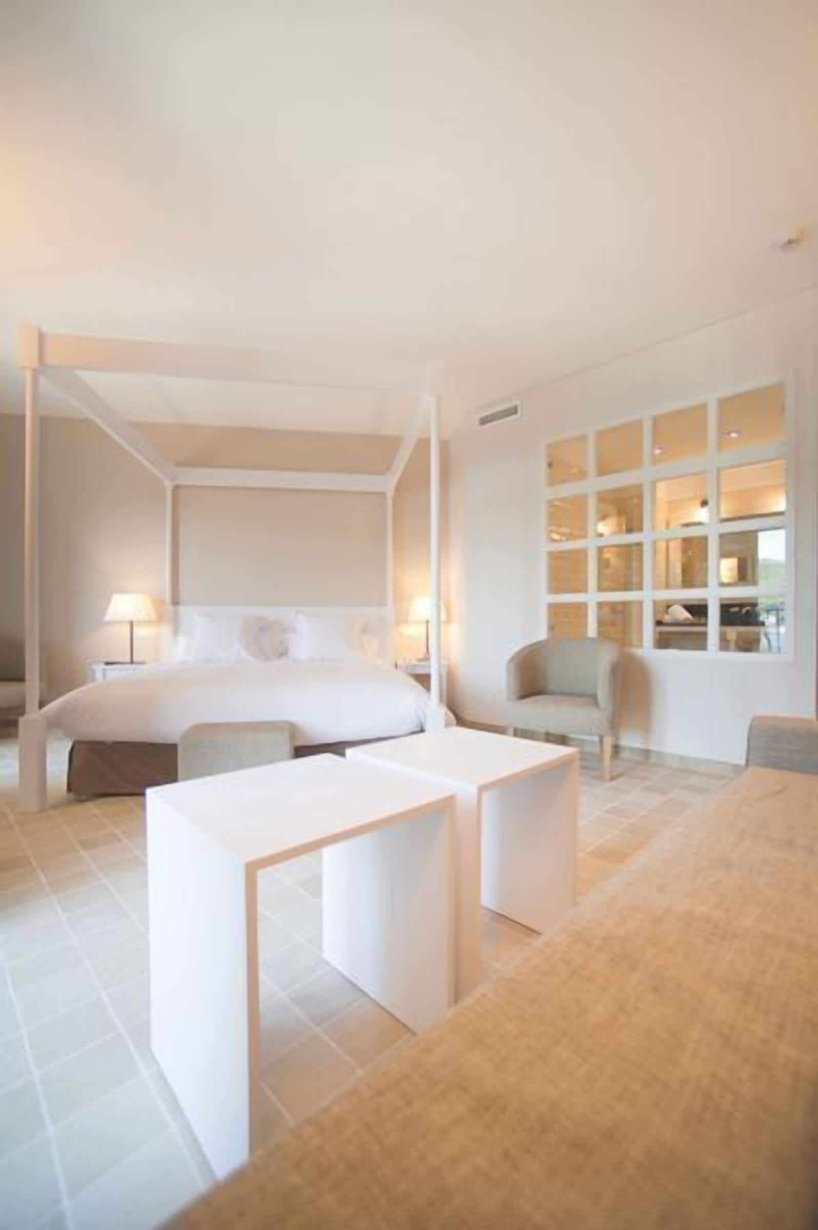 Coffres-forts dans les chambres, chambres insonorisées, Wi-Fi gratuit