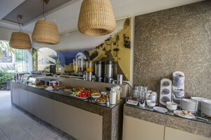 Desayuno buffet incluido todos los días 
