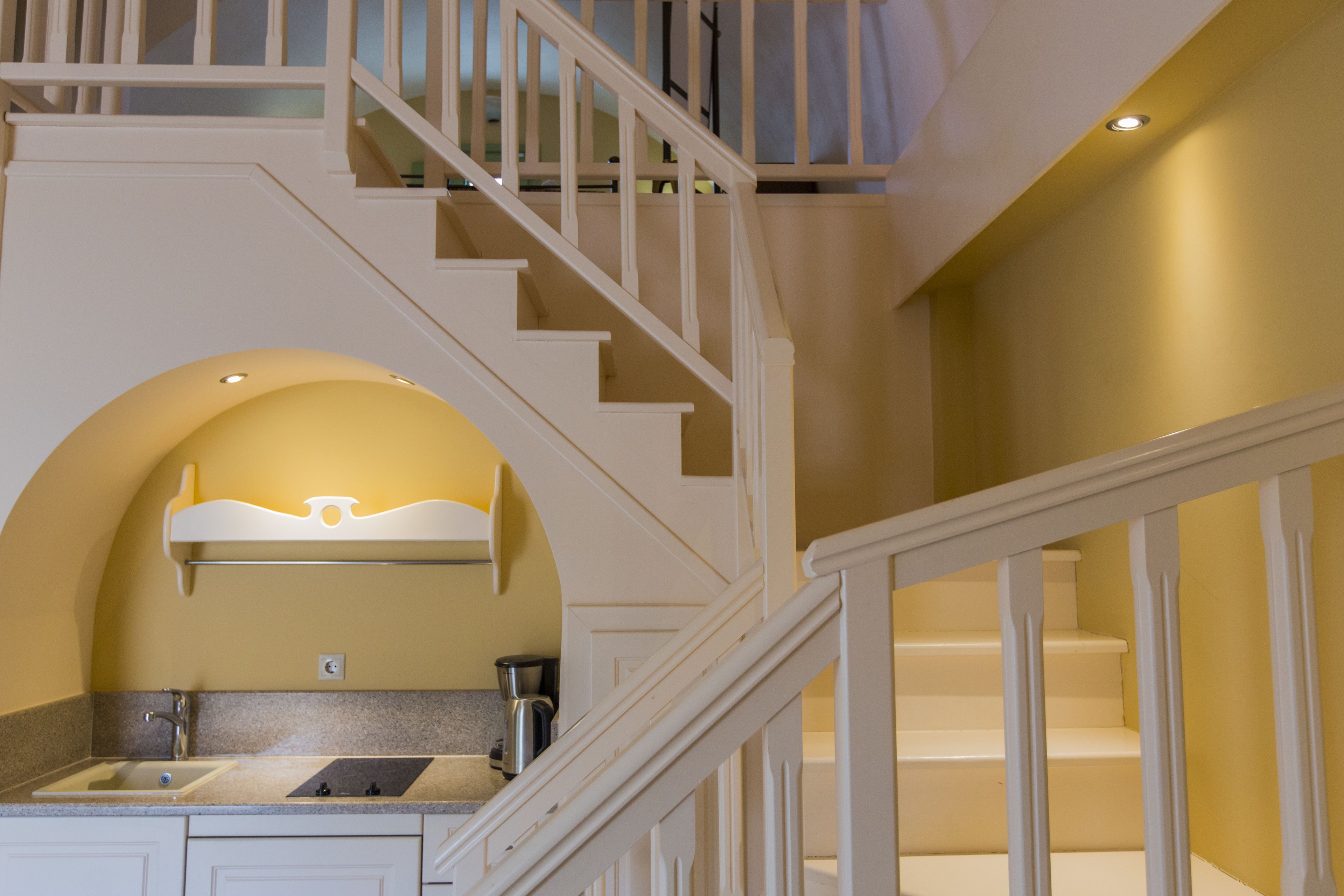 Family Suite | Private kitchen | Fridge, stovetop, coffee/tea maker, cookware/dishes/utensils