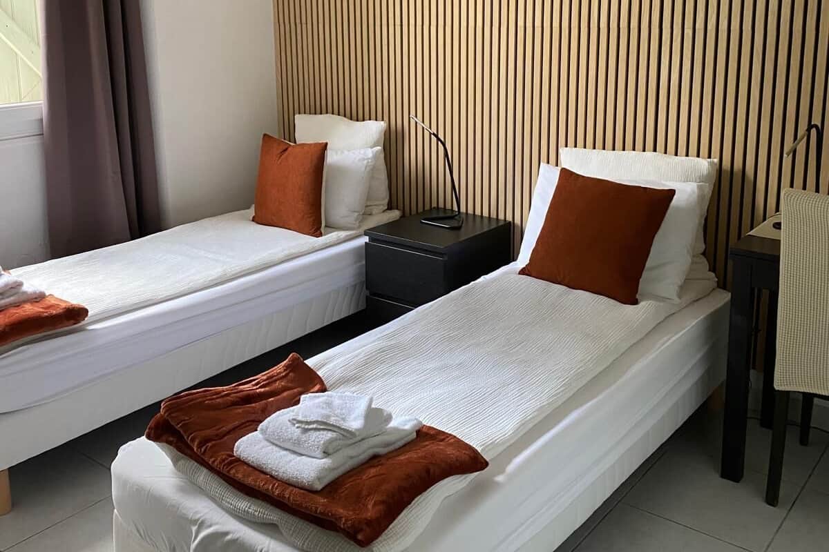 Twin Studio | Iron/ironing board, free WiFi, bed sheets