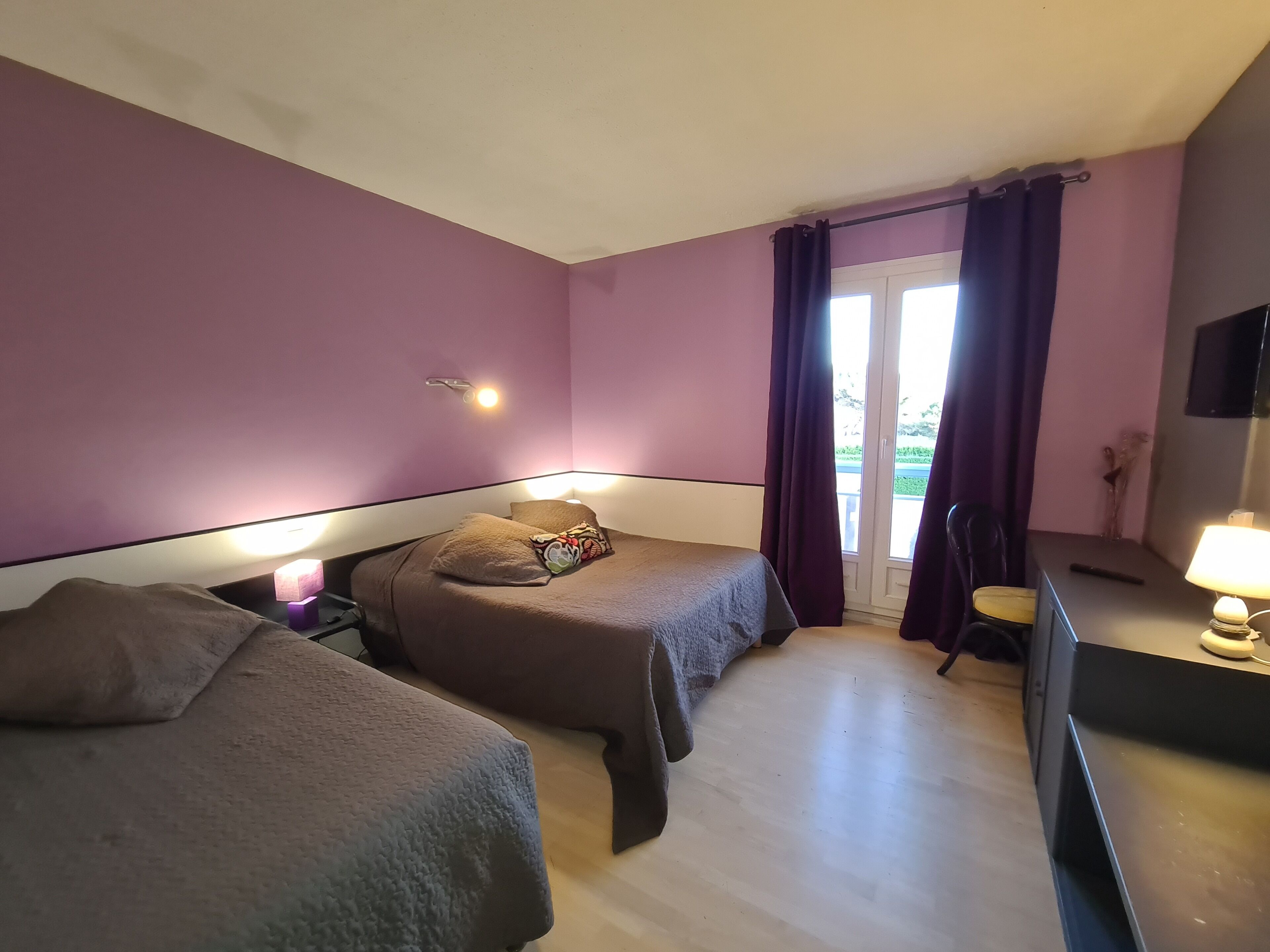 room | 1 bedroom, premium bedding, desk, blackout curtains