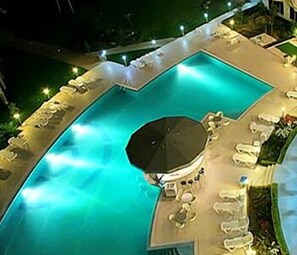 Indoor pool, outdoor pool