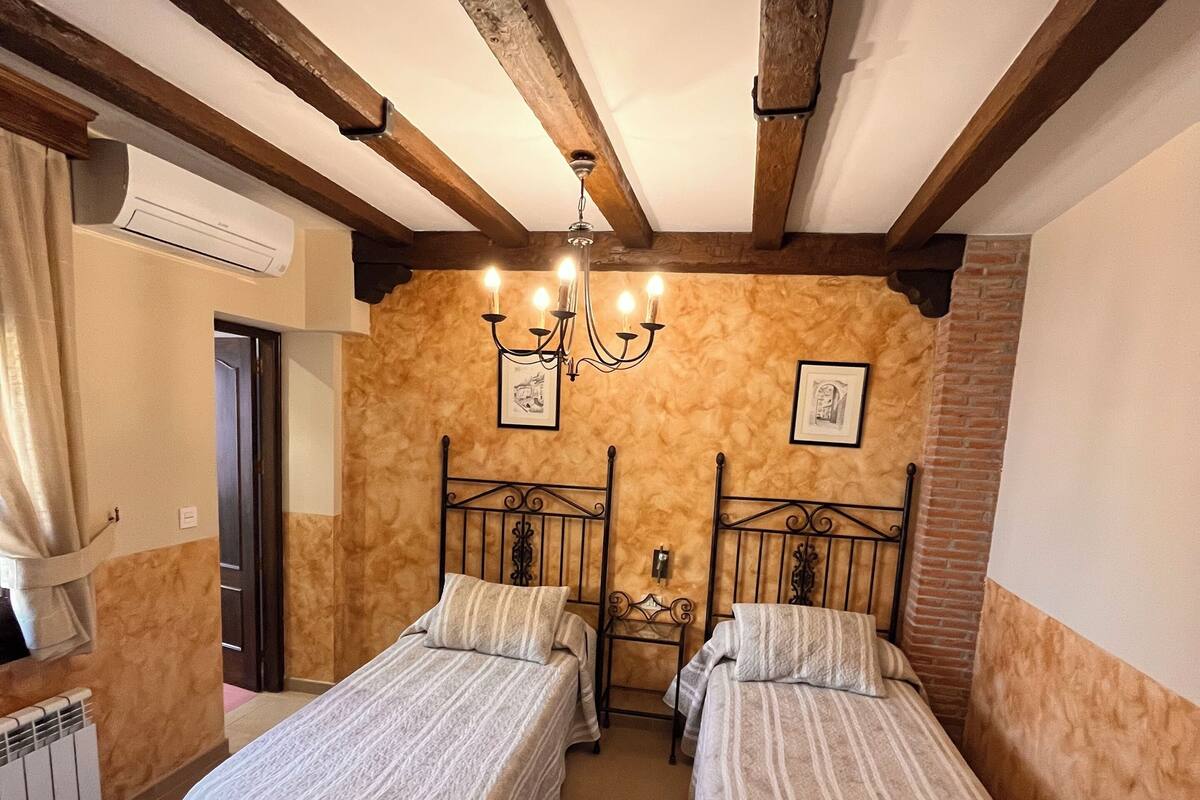 Double Room | Premium bedding, Select Comfort beds, desk, WiFi (free)