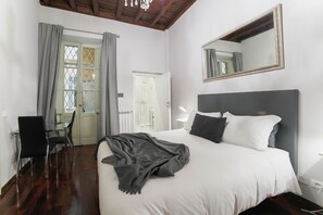Comfort Double Room, 1 Double Bed | Frette Italian sheets, premium bedding, down duvets, pillow-top beds - La Maison dell'Orologio (Rome)