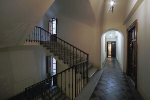Interior entrance - La Maison dell'Orologio (Rome)