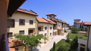 Standard Apartment, 1 Bedroom, Non Smoking | 1 bedroom, premium bedding, minibar, individually decorated