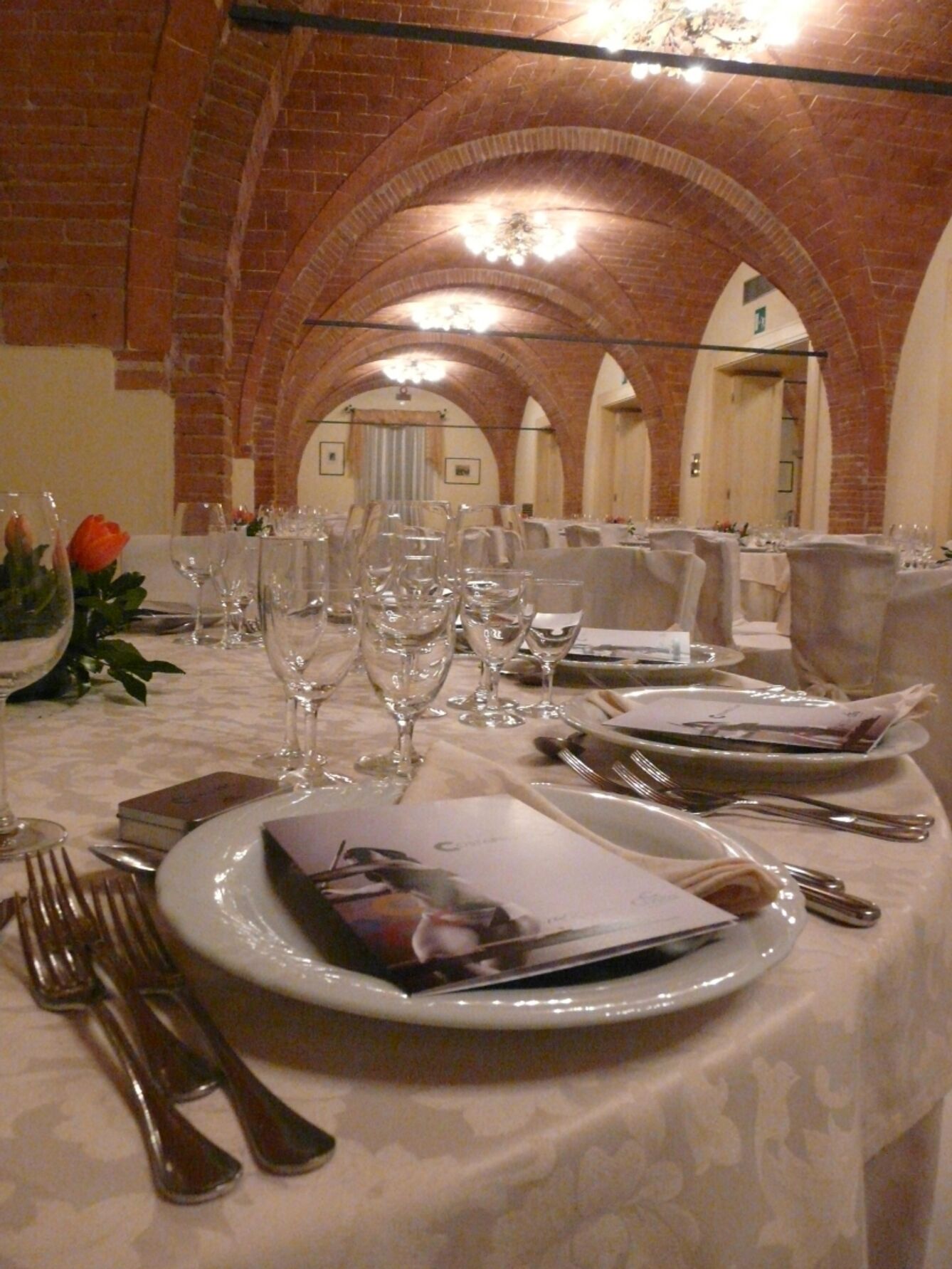 2 restauranter, frokost serveres