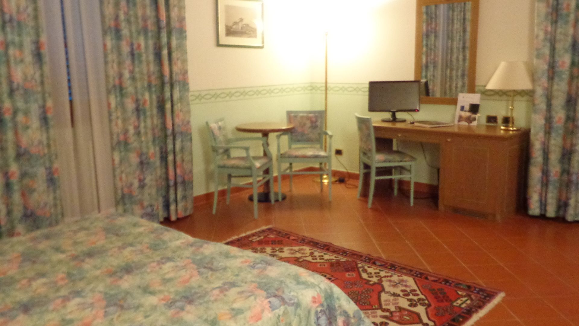 junior suite | minibar, in-room safe, desk, cots/infant beds