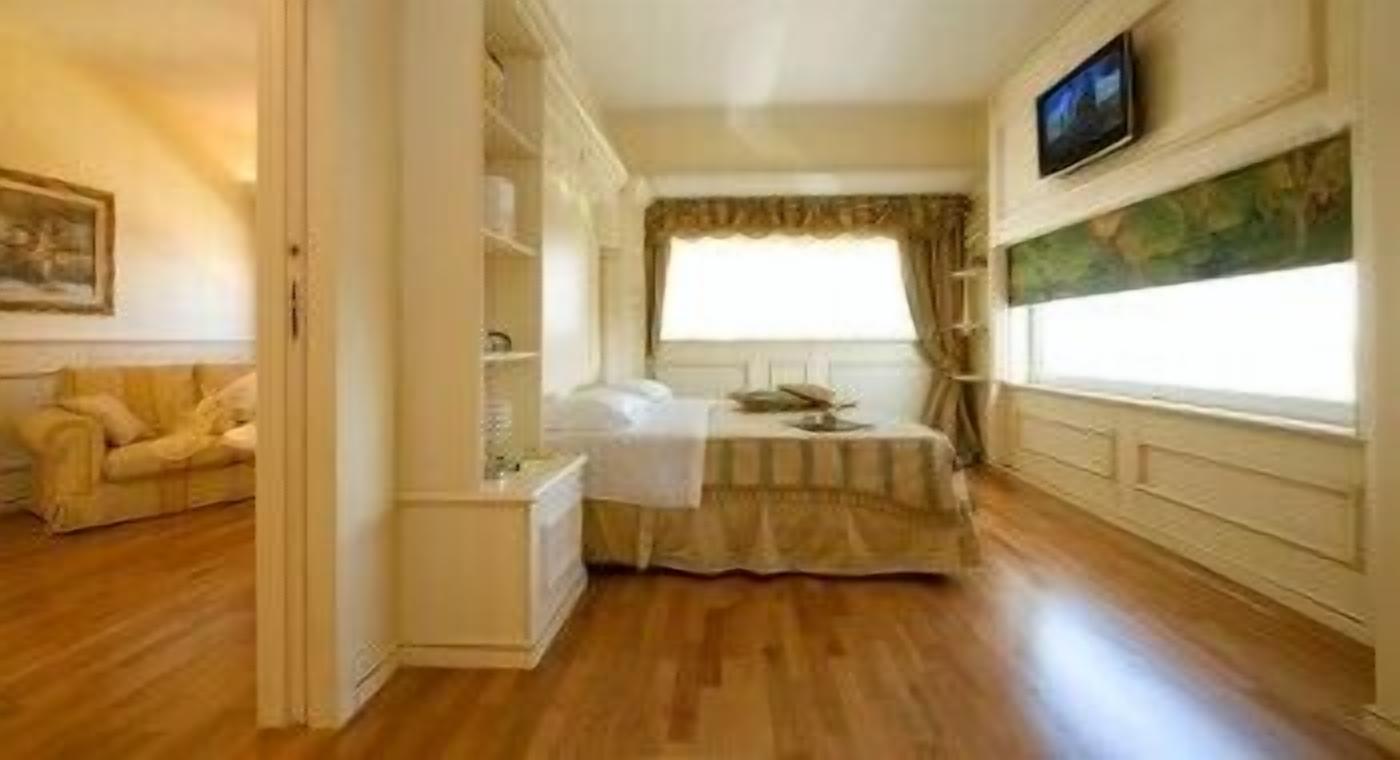 minibar, in-room safe, desk, soundproofing