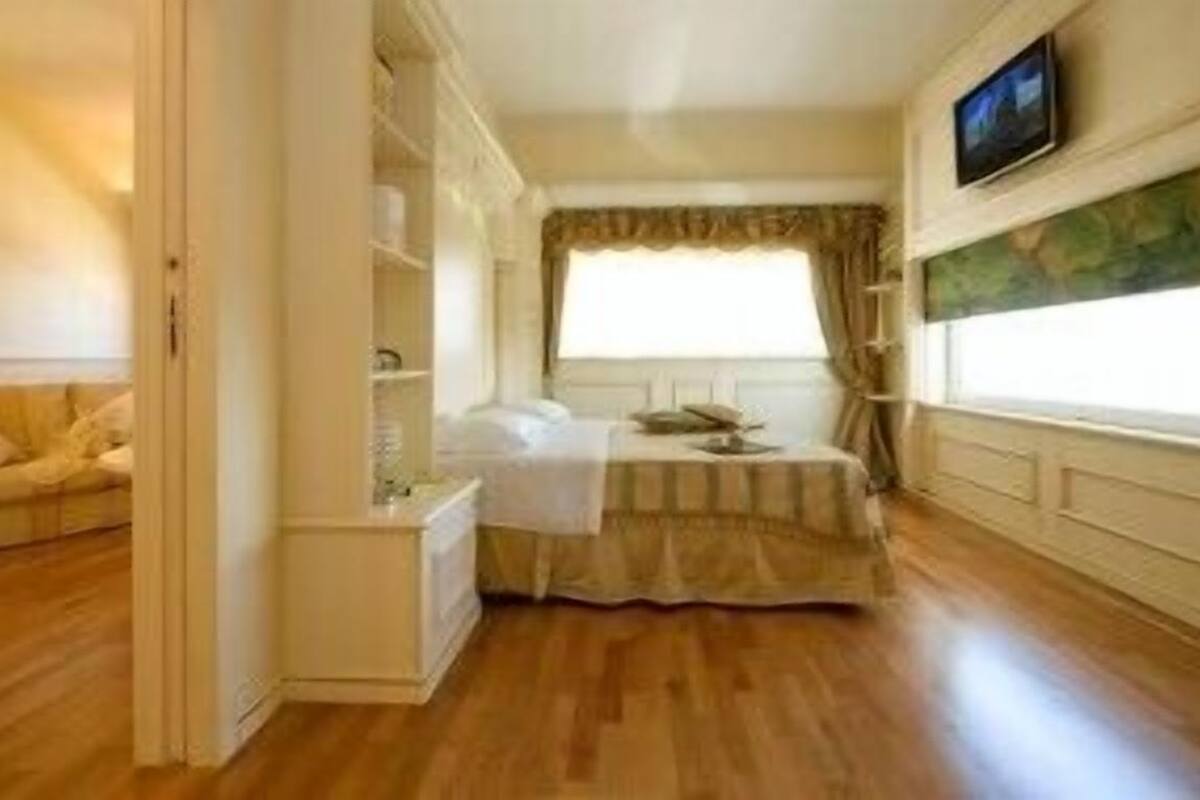 minibar, in-room safe, desk, soundproofing