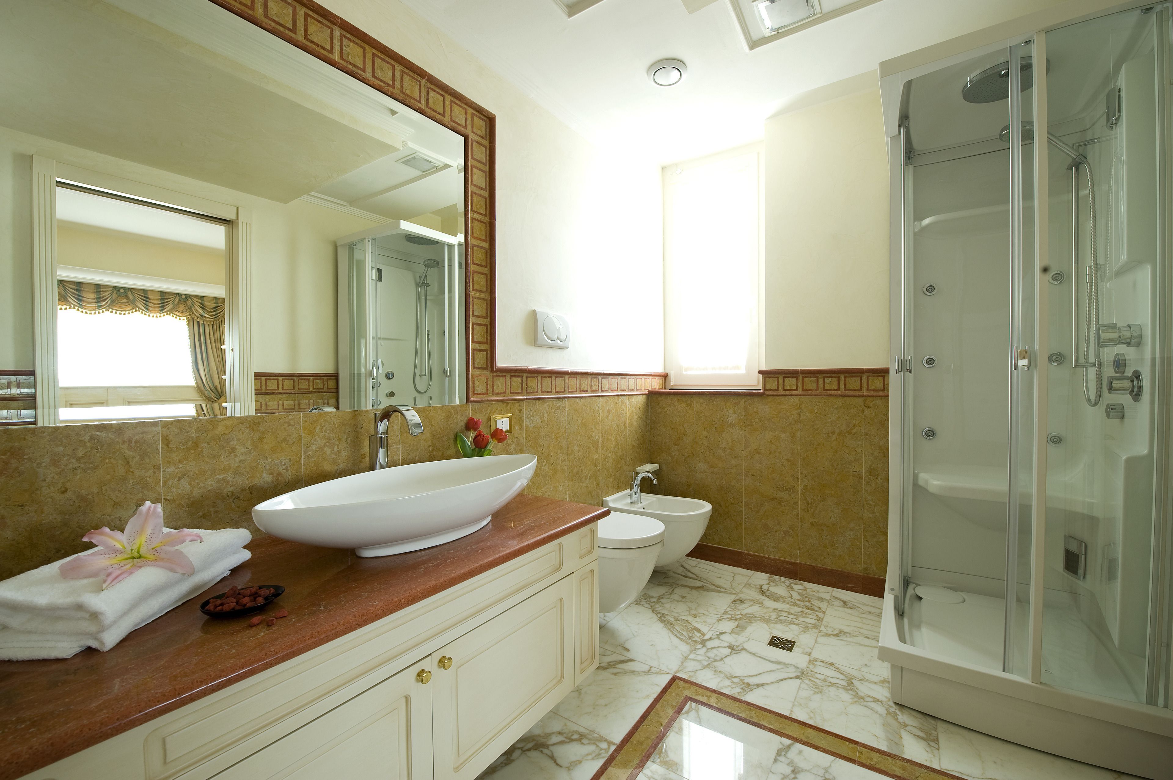 quadruple room | minibar, in-room safe, desk, soundproofing