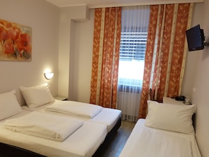 Standard Double Room | In-room safe, desk, iron/ironing board, free WiFi
