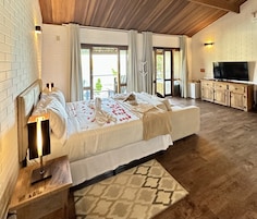 Ropa de cama de alta calidad, colchones con pillow-top y minibar 