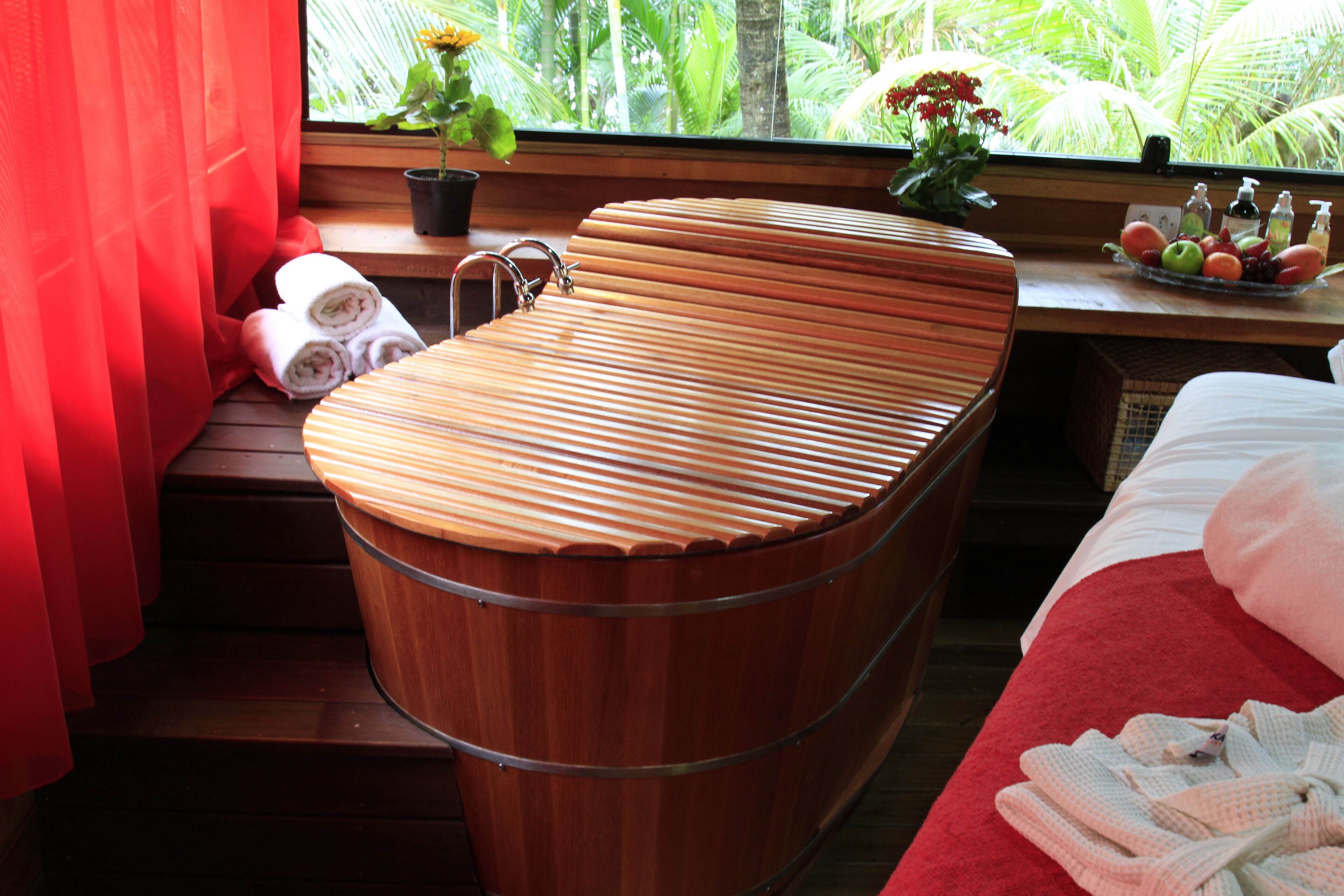 Salas para tratamentos a dois, banheira de hidromassagem, sauna a vapor