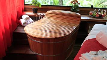 Salas para tratamentos a dois, banheira de hidromassagem, sauna a vapor