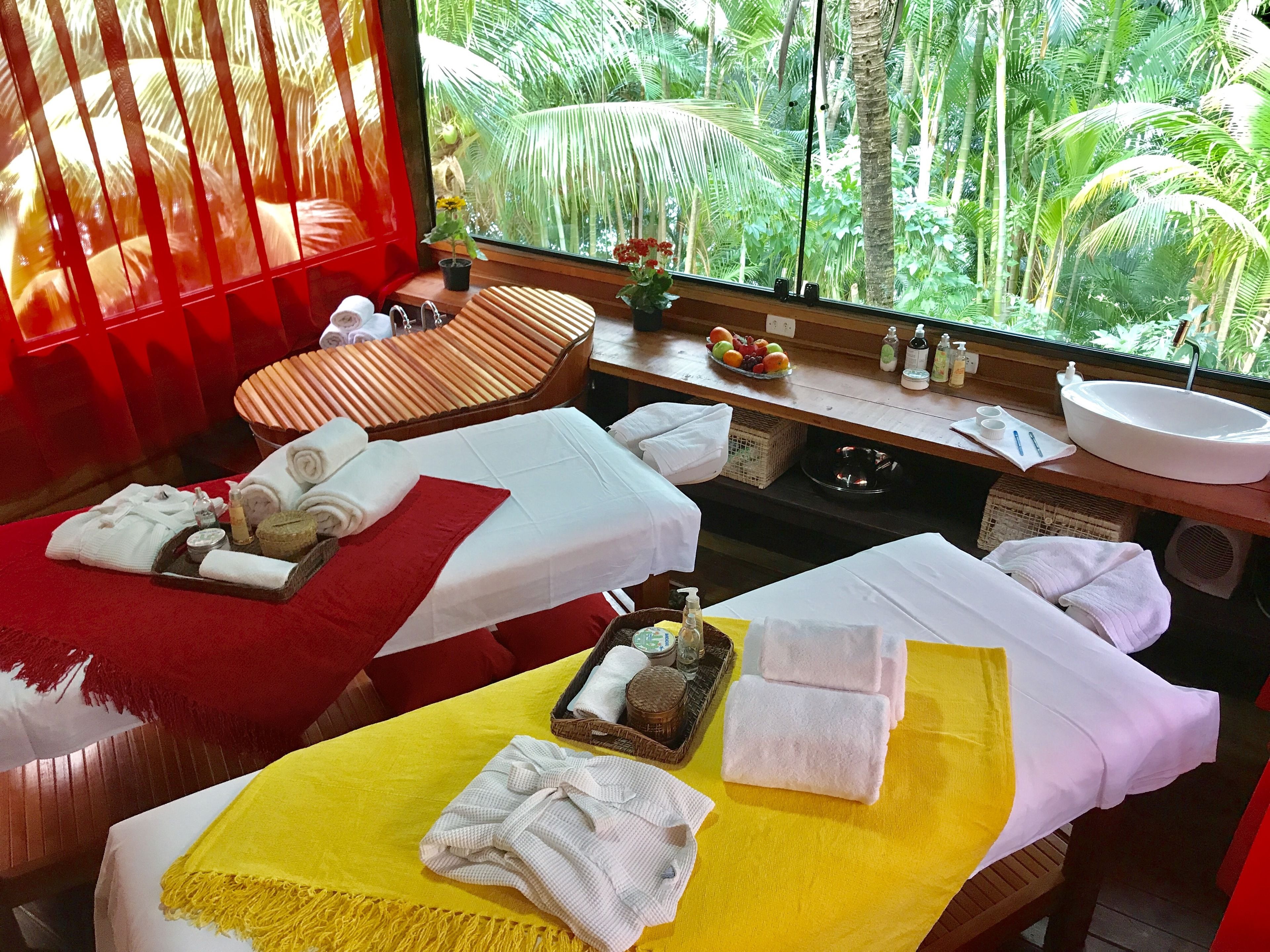 Salas para tratamentos a dois, banheira de hidromassagem, sauna a vapor