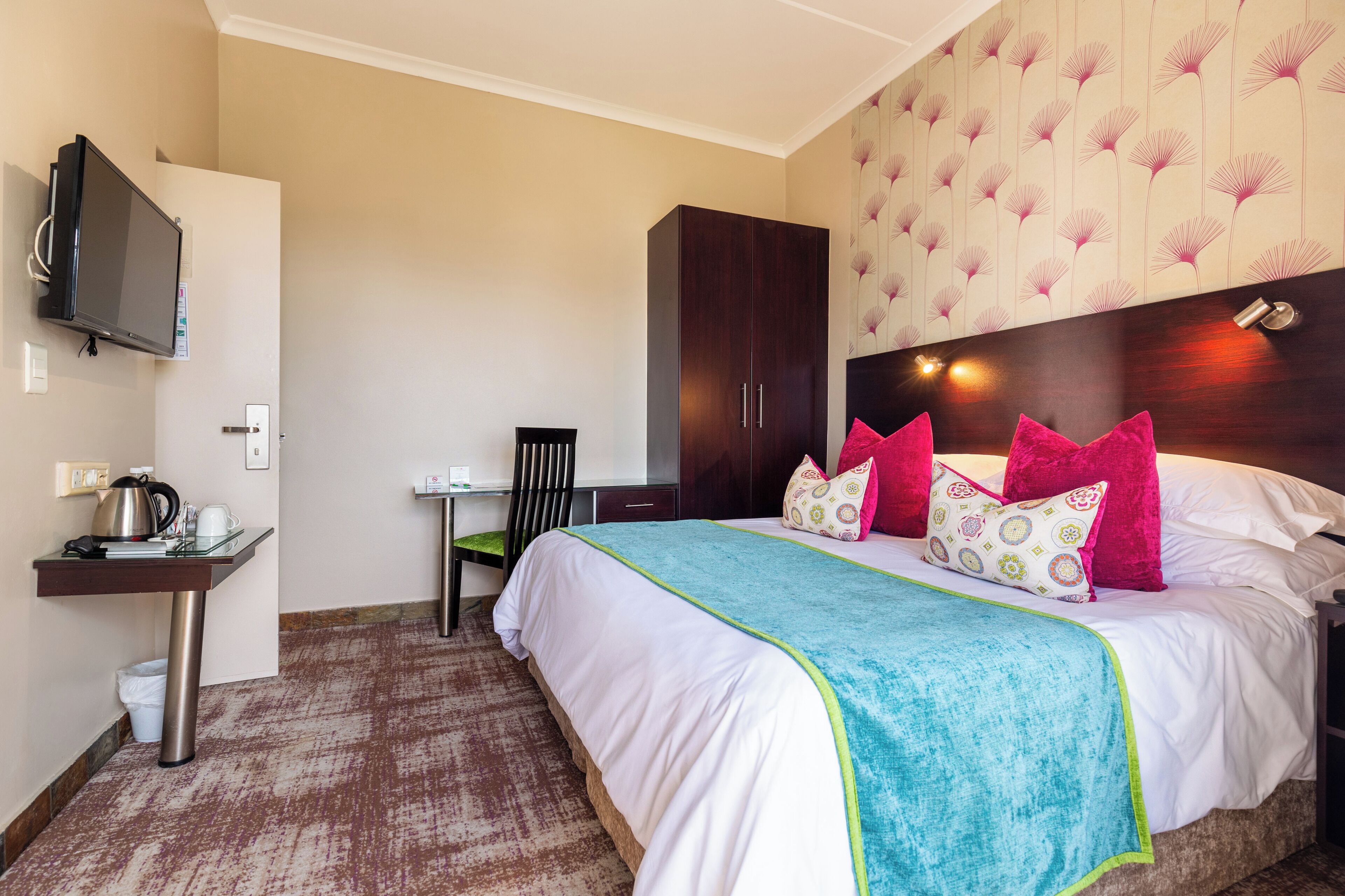 premium double/twin room | in-room safe, desk, iron/ironing board, free wifi