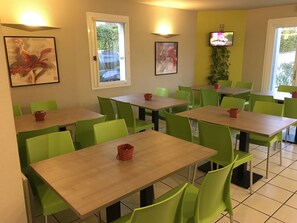 Frokostbuffé hver dag (EUR 8 per person)