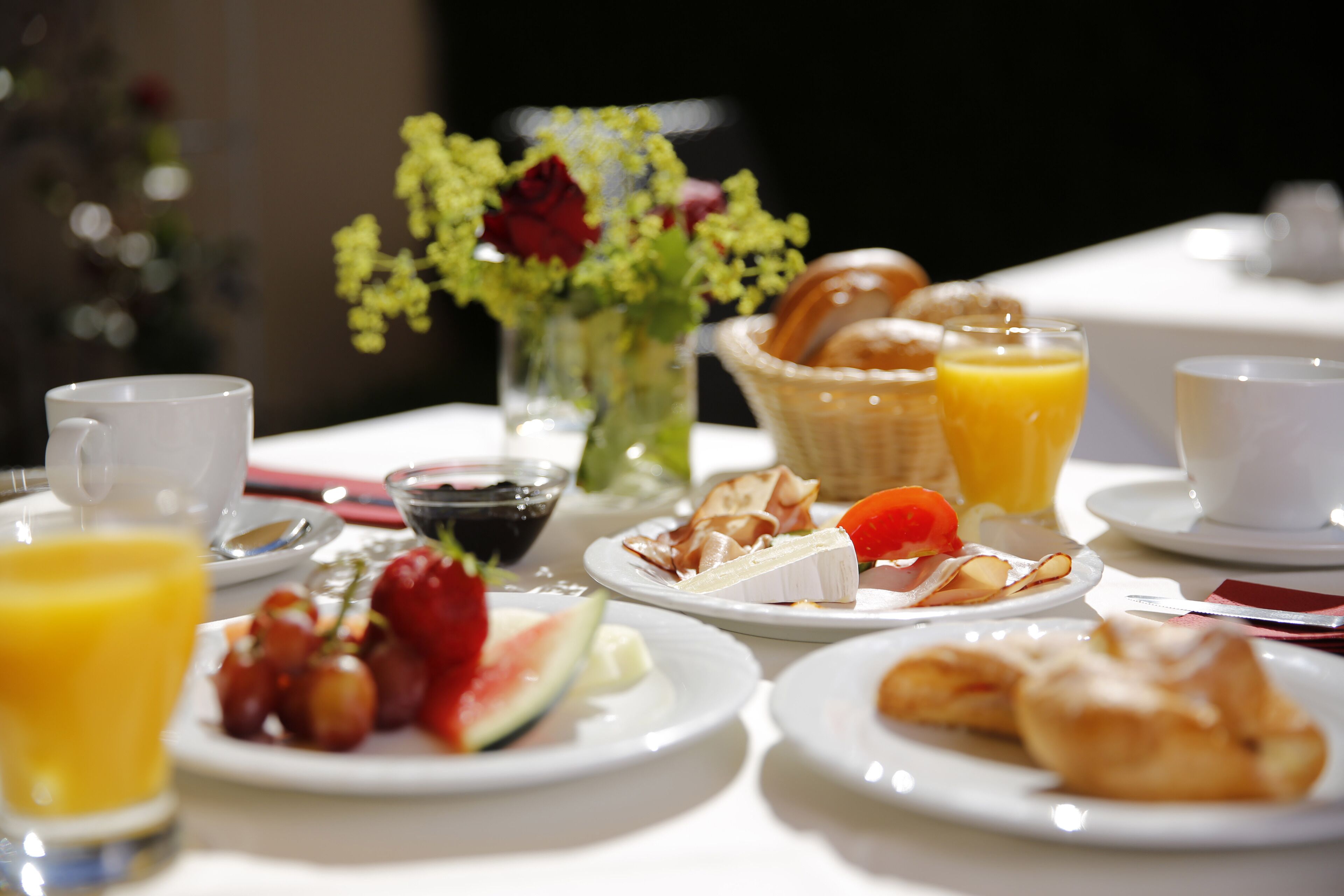 Daily buffet breakfast for a fee