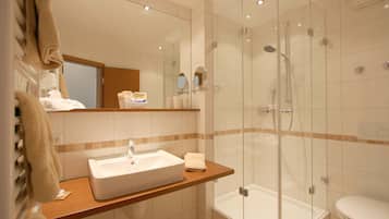 Kelengkapan dandanan diri percuma, pengering rambut, tuala disediakan