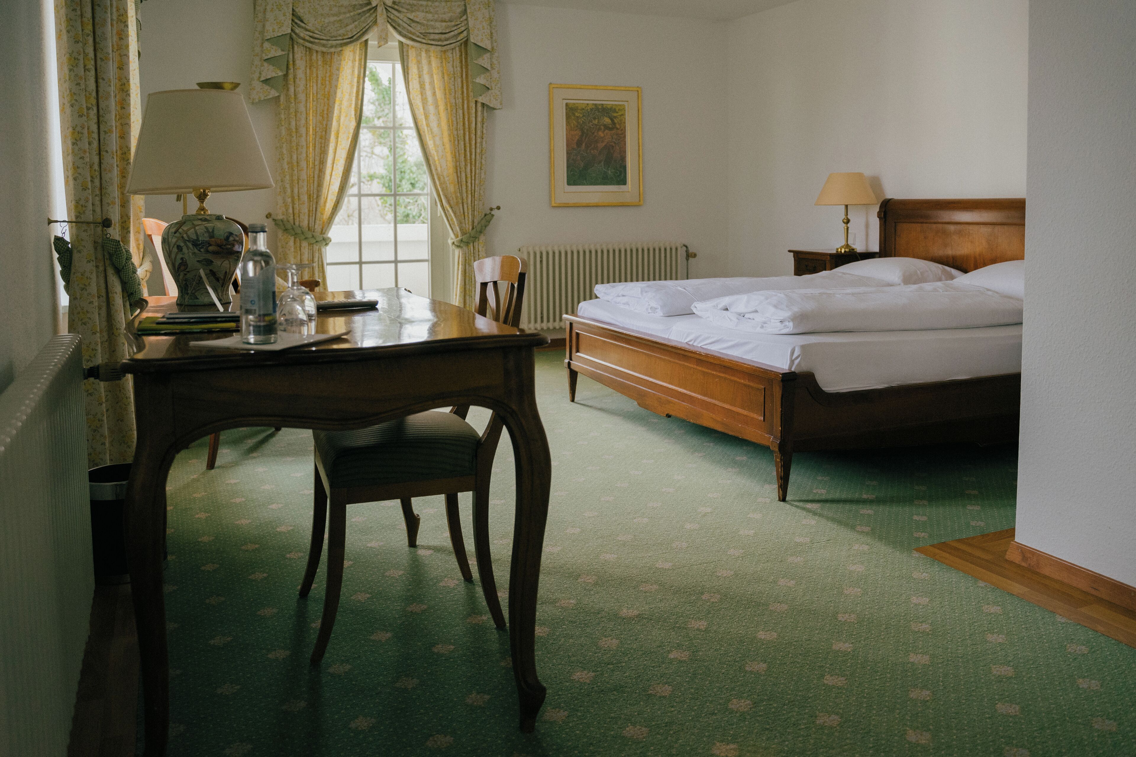 Habitación Deluxe doble | Ropa de cama de alta calidad, caja fuerte, escritorio