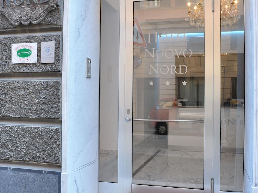 EntrĂ©e de lâhĂ©bergement