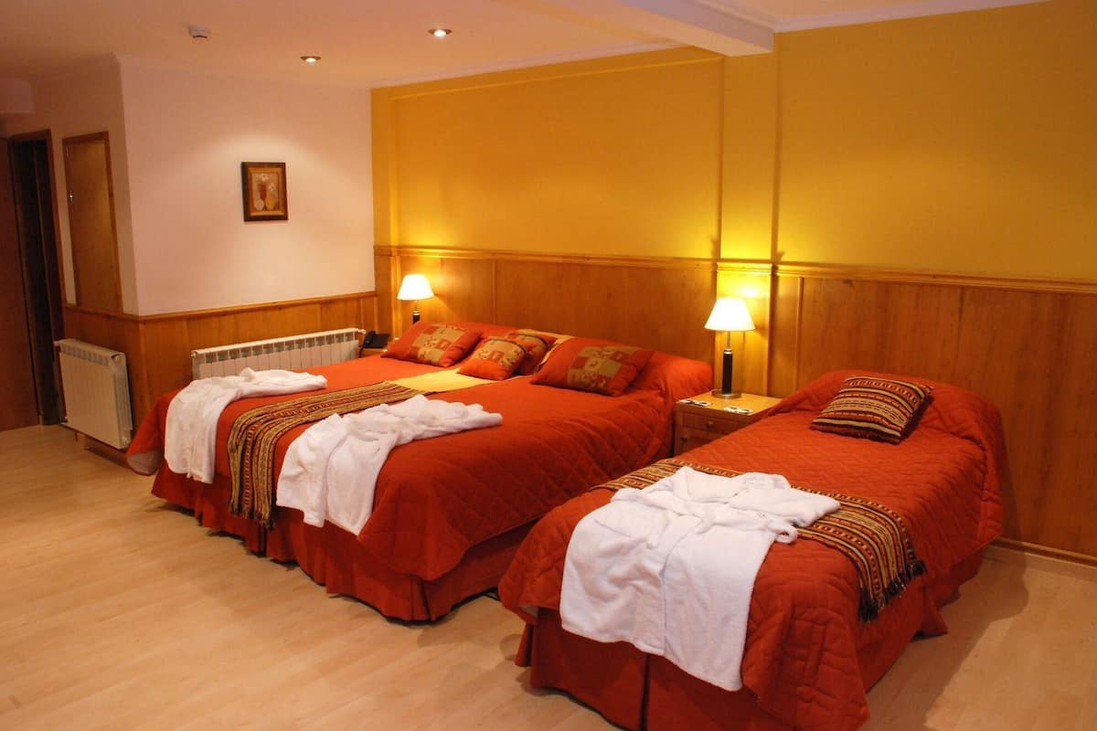 In-room safe, soundproofing, free WiFi, bed sheets