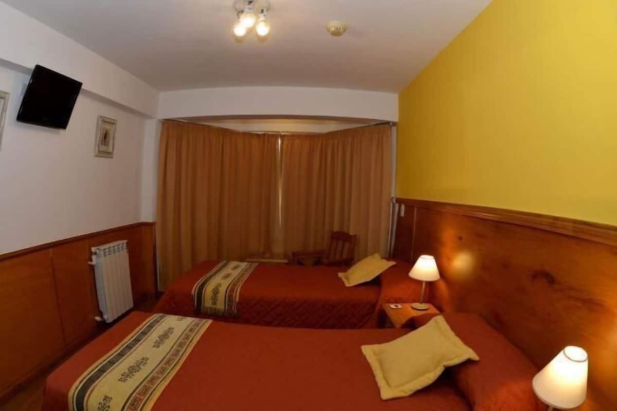 In-room safe, soundproofing, free WiFi, bed sheets