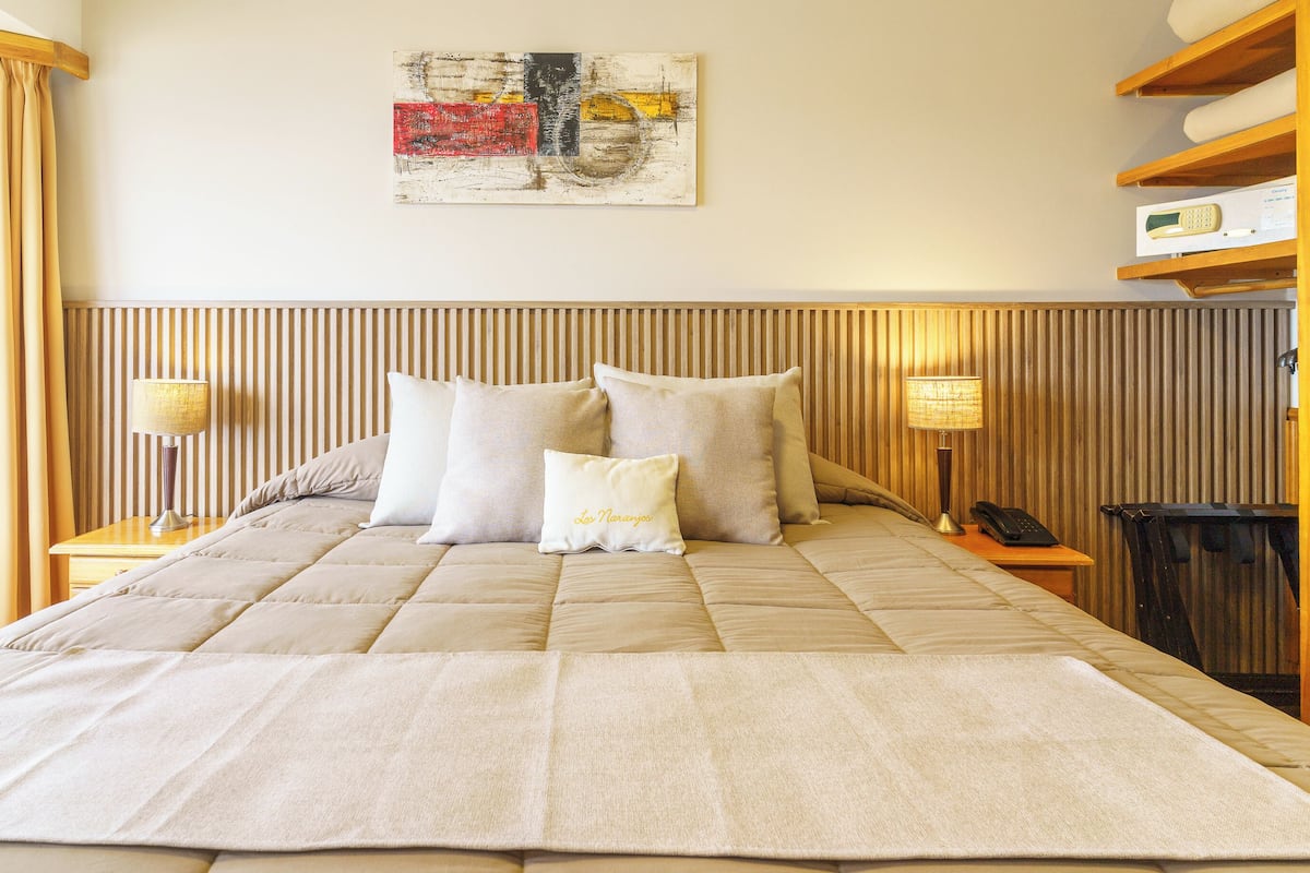 Habitación estándar doble | Caja fuerte, sistema de insonorización, wifi gratis y ropa de cama