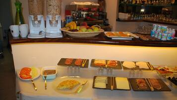 Desayuno (EUR 11 por persona)
