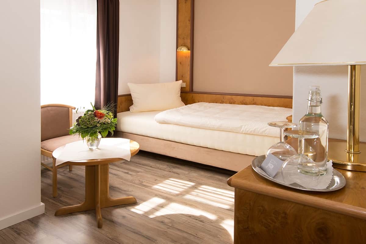 single room (free bottle of water) | desk, free wifi, bed sheets