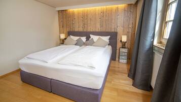 Suite tradicional, 3 habitaciones, patio, vista a la montaña | Wifi gratis y ropa de cama