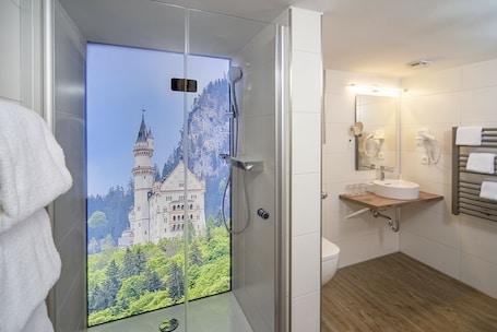 Classic Room, 2 Bedrooms, Non Smoking, Mountain View | Bathroom | Hair dryer, towels, soap, shampoo. Hotel Hanselewirt