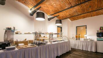 Daily buffet breakfast (CZK 199 per person)