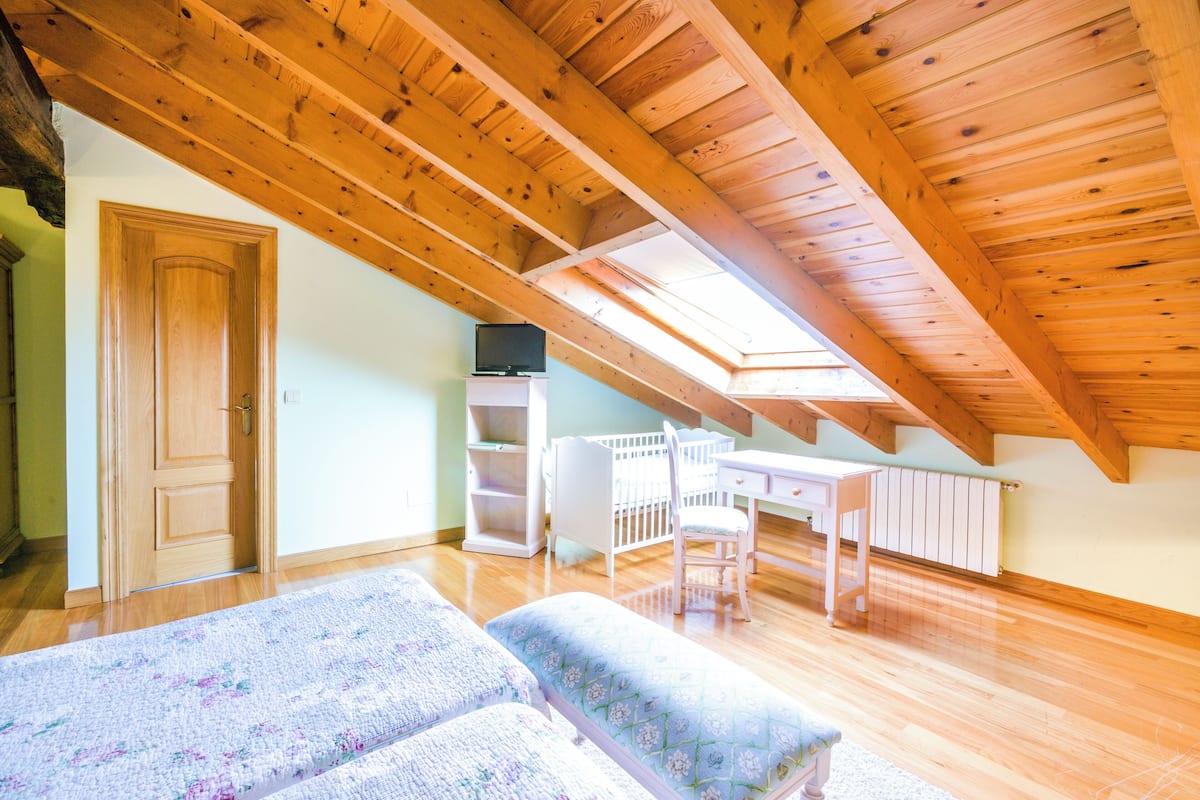 premium bedding, in-room safe, desk, soundproofing