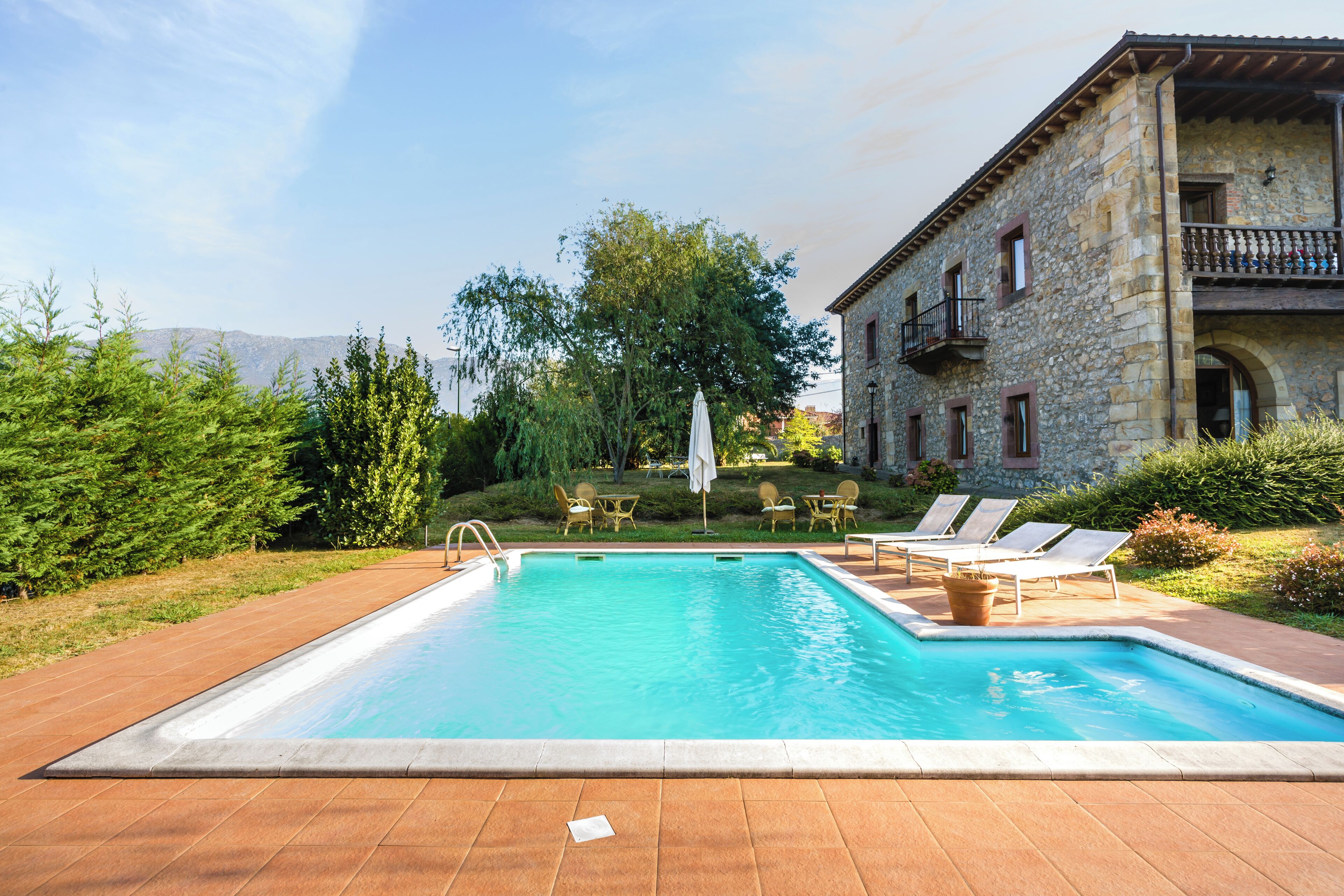 المنشأة من الخارج