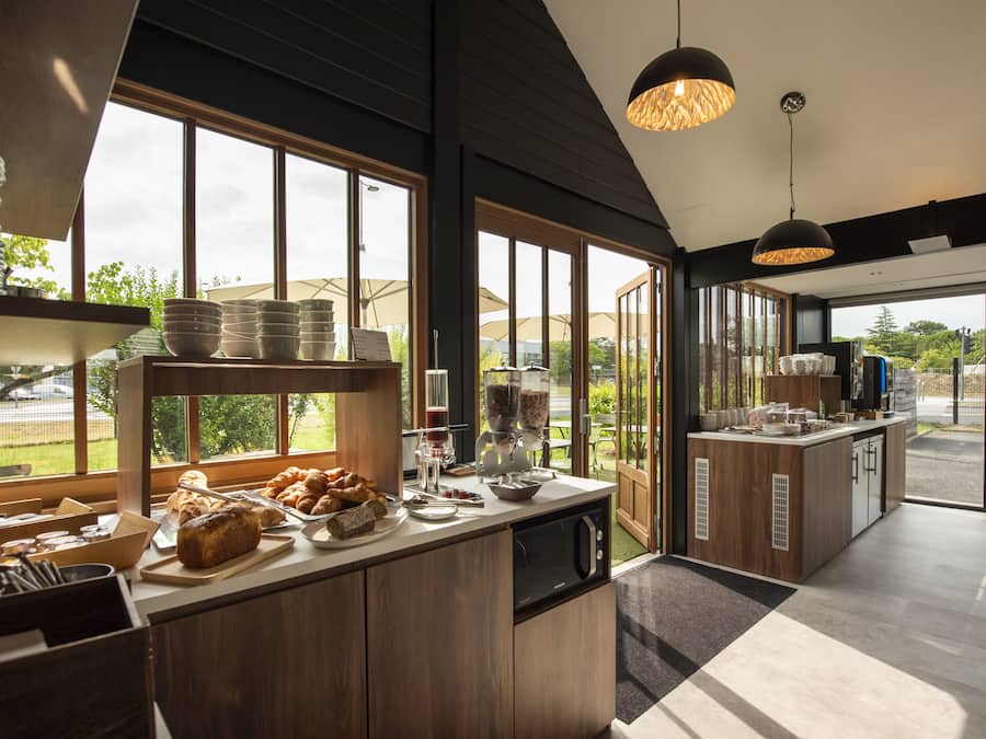 Daily buffet breakfast (EUR 9.50 per person)